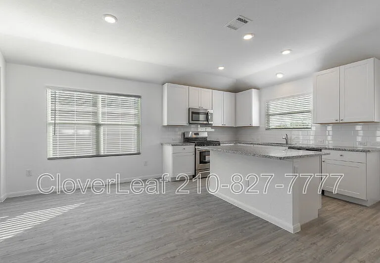 706 Red Field Way — Photo 11