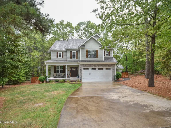 6 Starlit Ct, Pinehurst, NC 28374