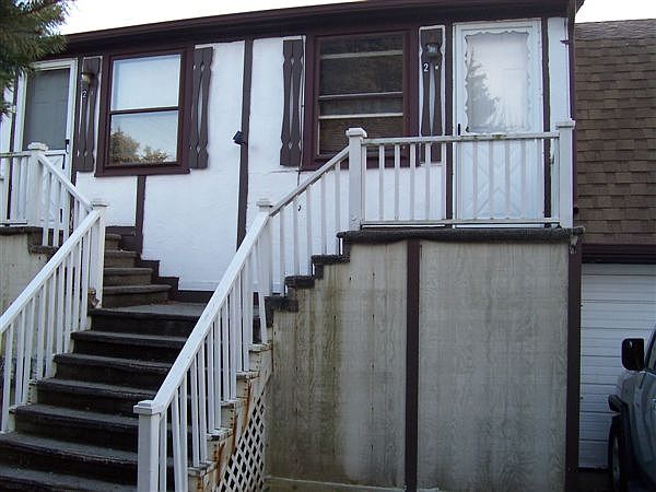 Upper level apts