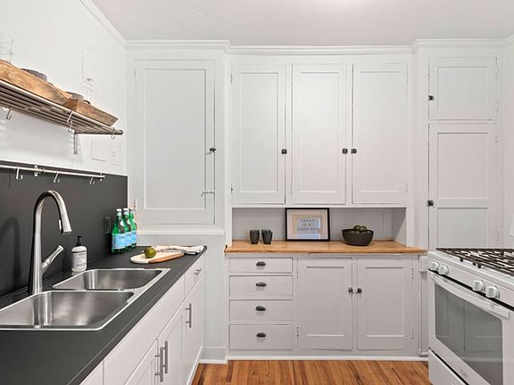 5th image of 1290 W Grand Ave #1290303