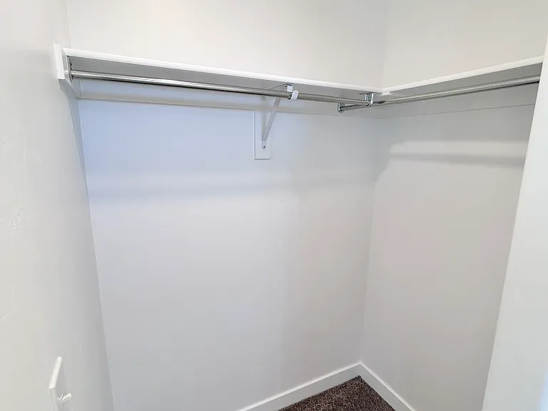 91 N Monitor Row — Photo 9