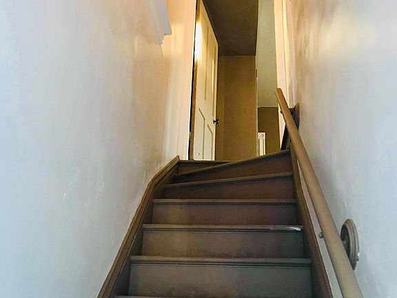 2nd image of 336 Christian Ave #2F