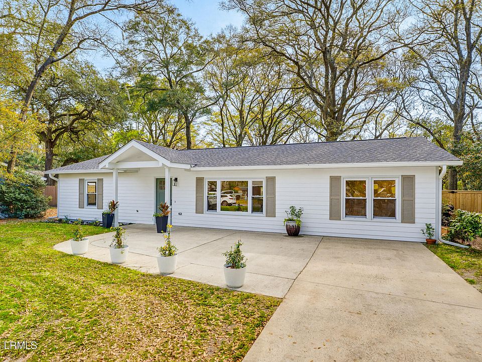 1st image of 8 Blythewood Rd