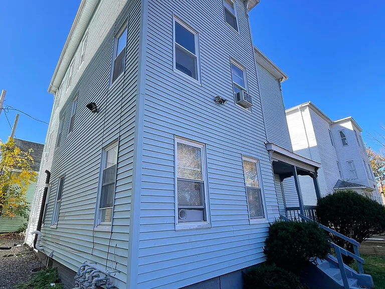 5 Freeland Ter #1 — Photo 6