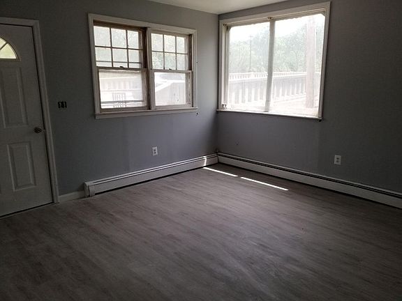 4th image of 50 42nd St #1