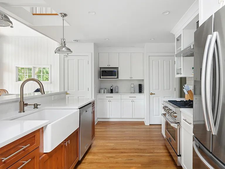 647 Hands Creek Rd — Photo 4