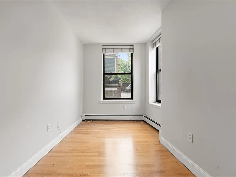 30 Main St #12 — Photo 10
