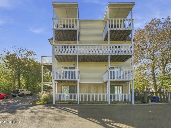 100 Navesink Avenue #7, Atlantic Highlands, NJ 07716