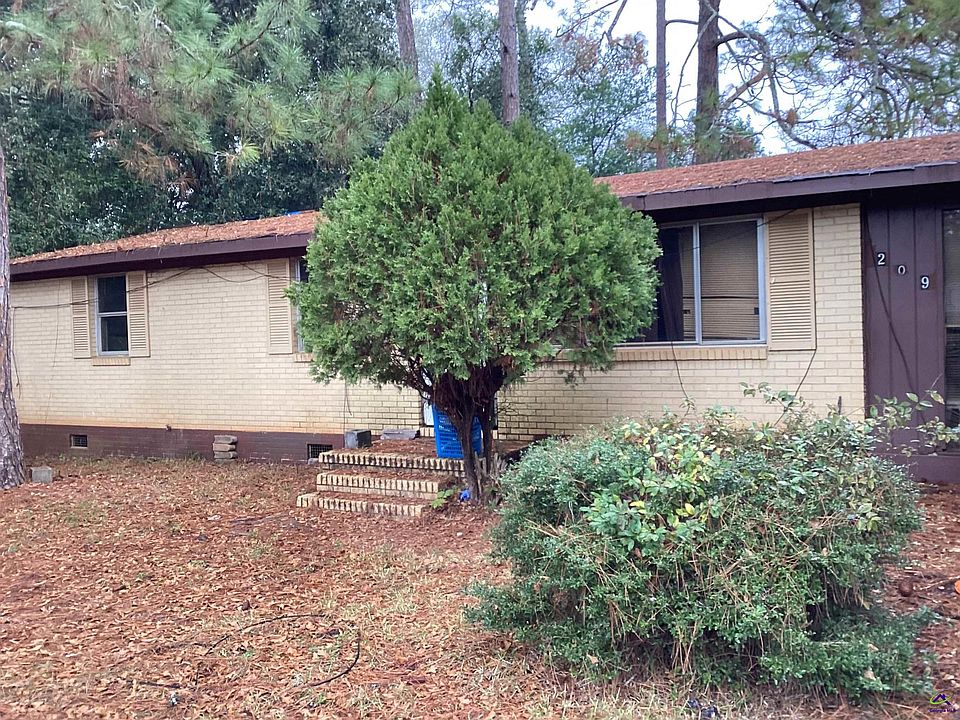1st image of 209 Valley Dr