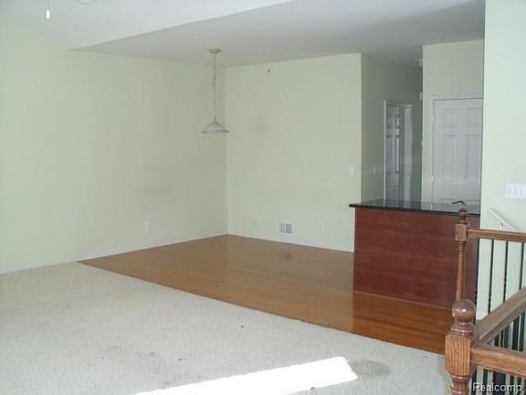 4th image of 41570 Hamlet Ln #1