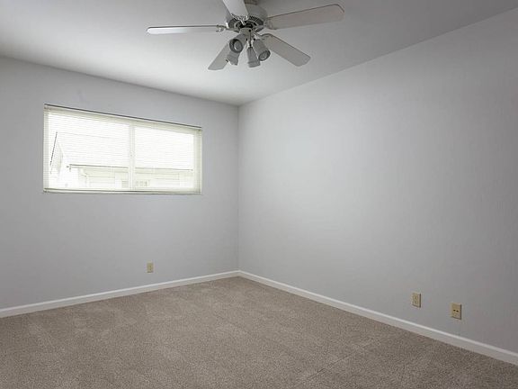 4th image of 911 Lexington Ave APT 3
