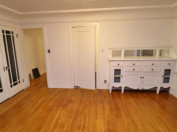 4th image of 1015 S Cabrillo Ave