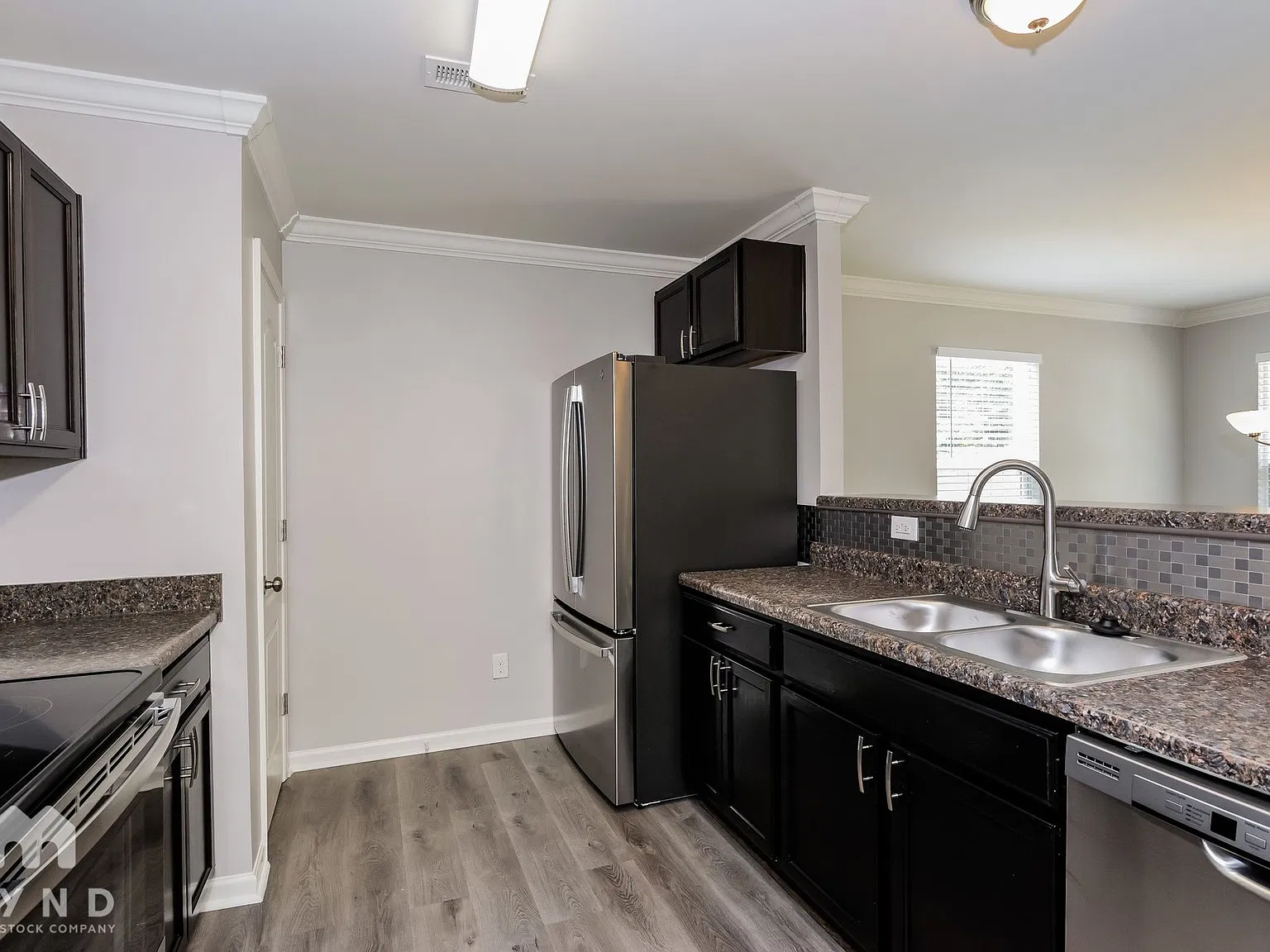 4 bed, 2.5 bath, 2040 sqft, $2,105 — Photo 4