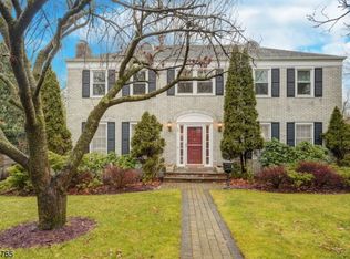 9 Dogwood Dr, Short Hills, NJ 07078