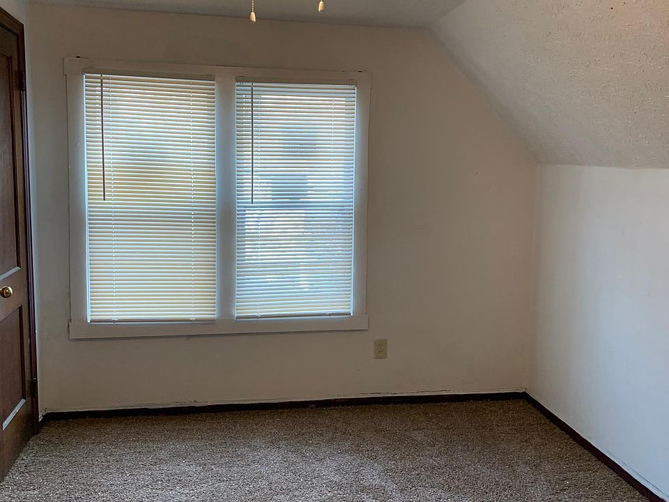 1st image of 9604 Yale Ave #3