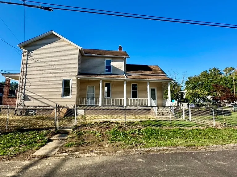 823 Idlewood Ave — Photo 1
