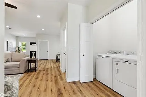 602 W Monroe St — Photo 6