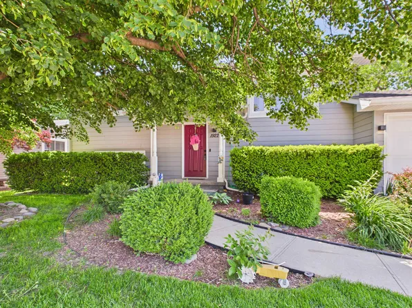 1922 W 41st St, Kearney, NE 68845