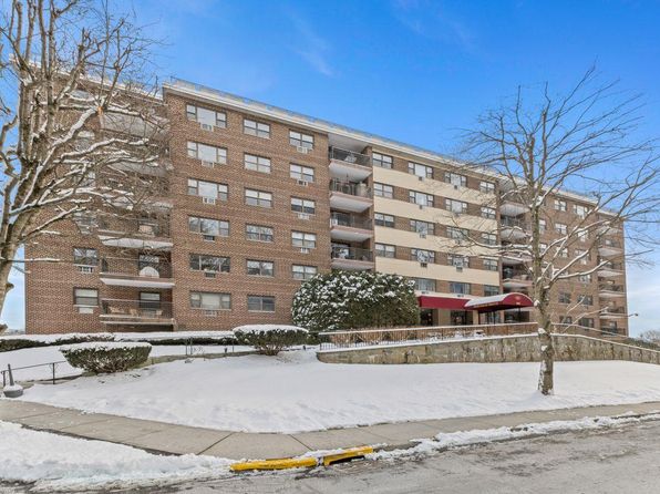 100 Diplomat Drive #4B, Mount Kisco, NY 10549