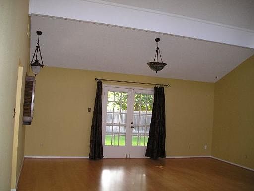 3rd image of 15723 HORSE CREEK DR
