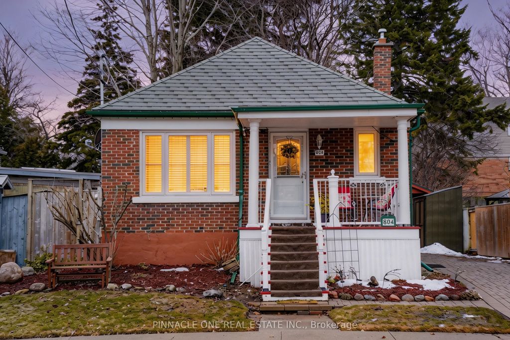804 Byron St S, Whitby, ON - View 2