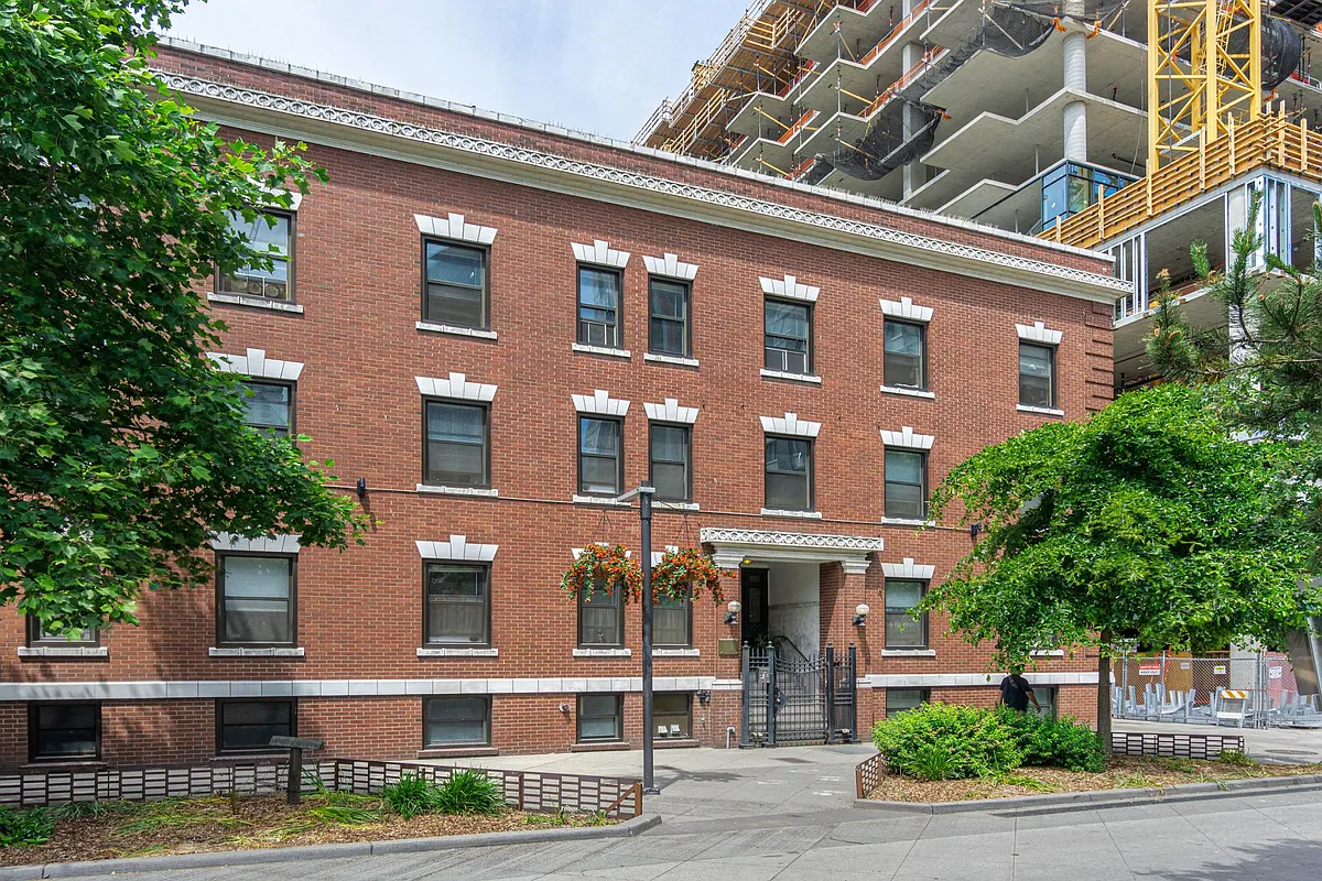 Building Photo - Adams Apartments