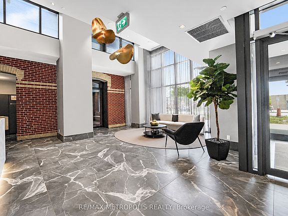 2nd image of 286 Main St #421