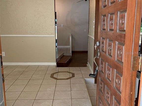 4th image of 420 Village View Ln