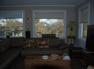 337 18th Ave E APT C, Seattle, WA 98112