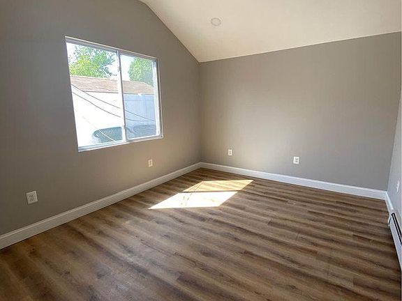 3rd image of 308 Center Ln