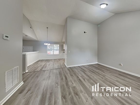 3rd image of 7544 Clear Creek Dr