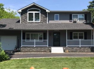 11 Kameo Dr, Mastic, NY 11950