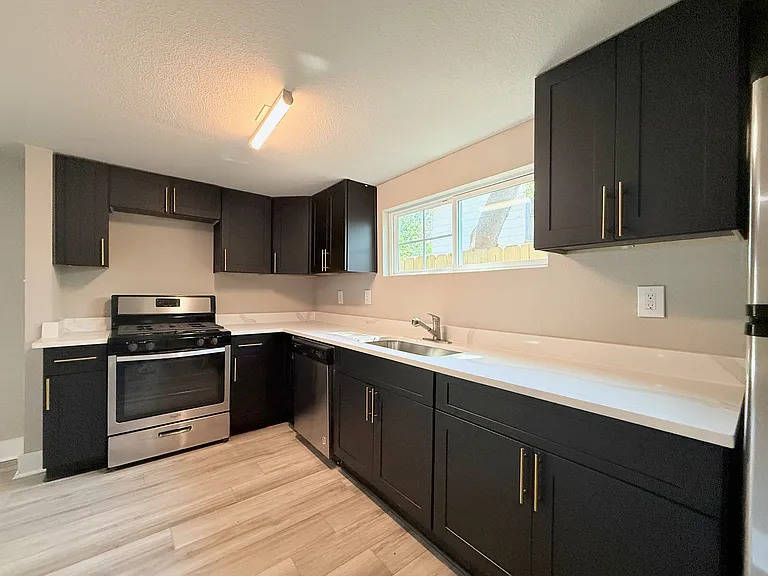 312 Avondale Ave — Photo 18