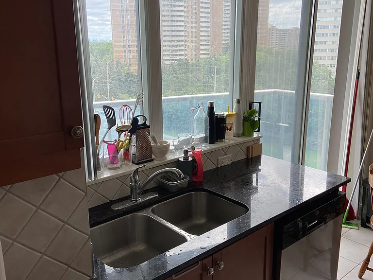 70 Absolute Ave E #703 — Photo 16