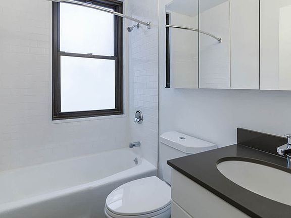 5th image of 245 E 63rd St APT 828