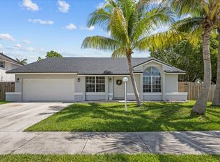 9761 SW 220th St, Cutler Bay, FL 33190