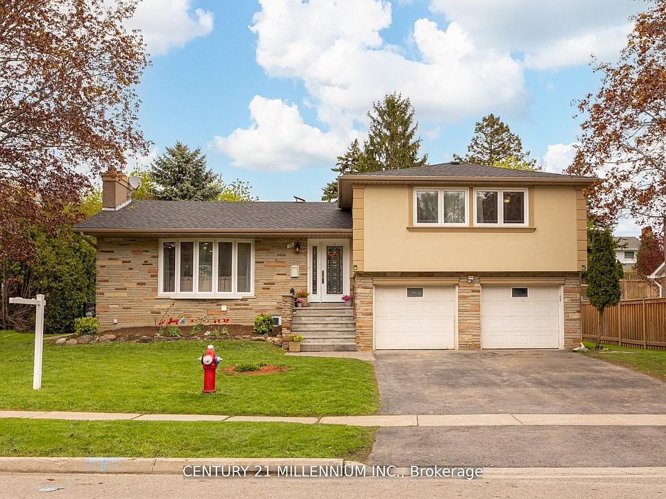 1st image of 18 Ridgehill Dr