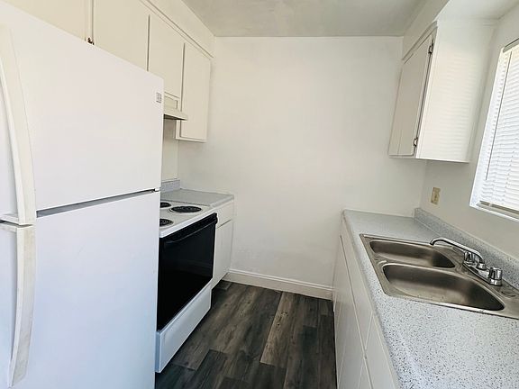 2nd image of 615 Bedlow Dr #617