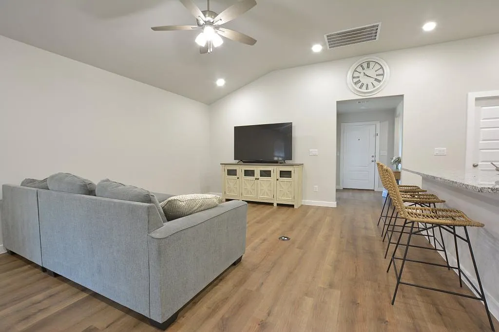 2901 Corpus Avenue — Photo 4