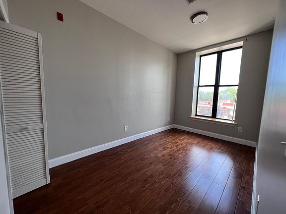 5th image of 806 N Broad St #4B