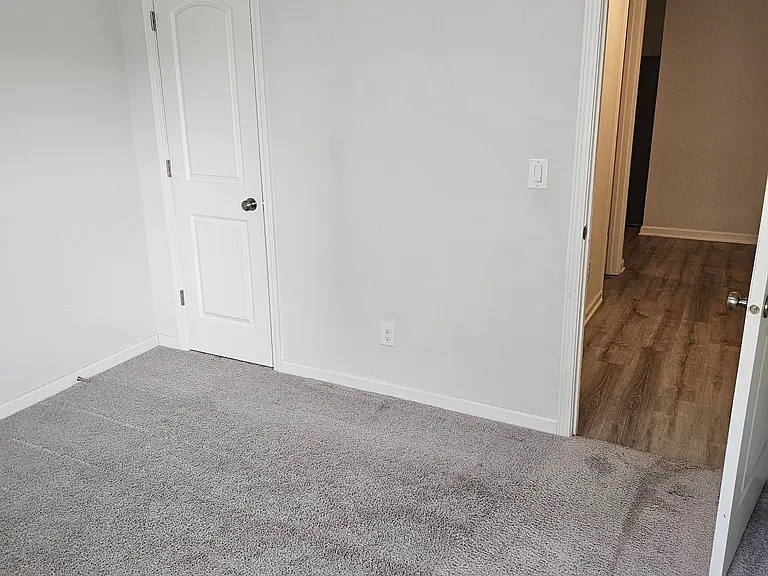318 Post Oak Dr — Photo 9