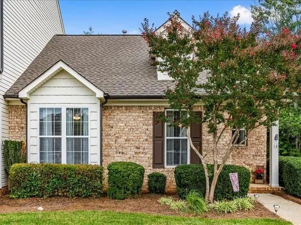 14 Rhododendron Dr, Greensboro, NC 27455