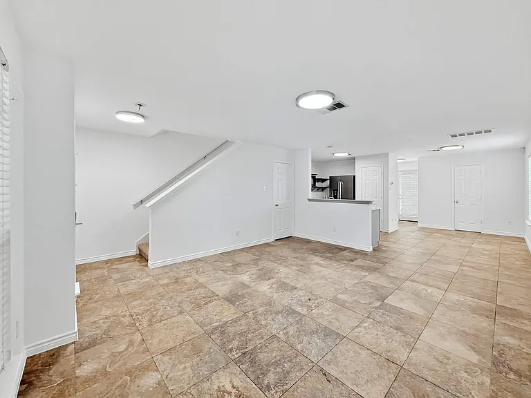 9215 Rowlands Sayle Rd — Photo 2