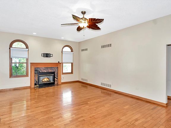 4th image of 24731 Rosewood Ln