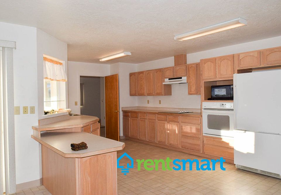 1st image of 2625 Sunset Ln