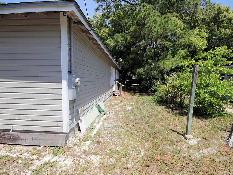 37 Magnolia Ave — Photo 12