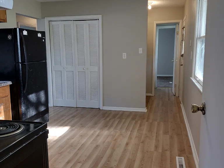 1321 Lafayette Ct — Photo 4