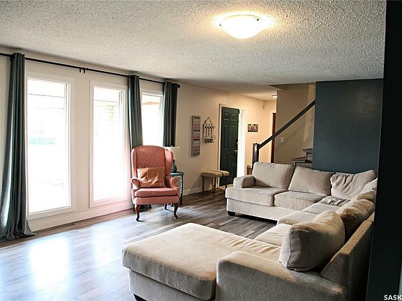 3rd image of 2845 Wyllie Cres