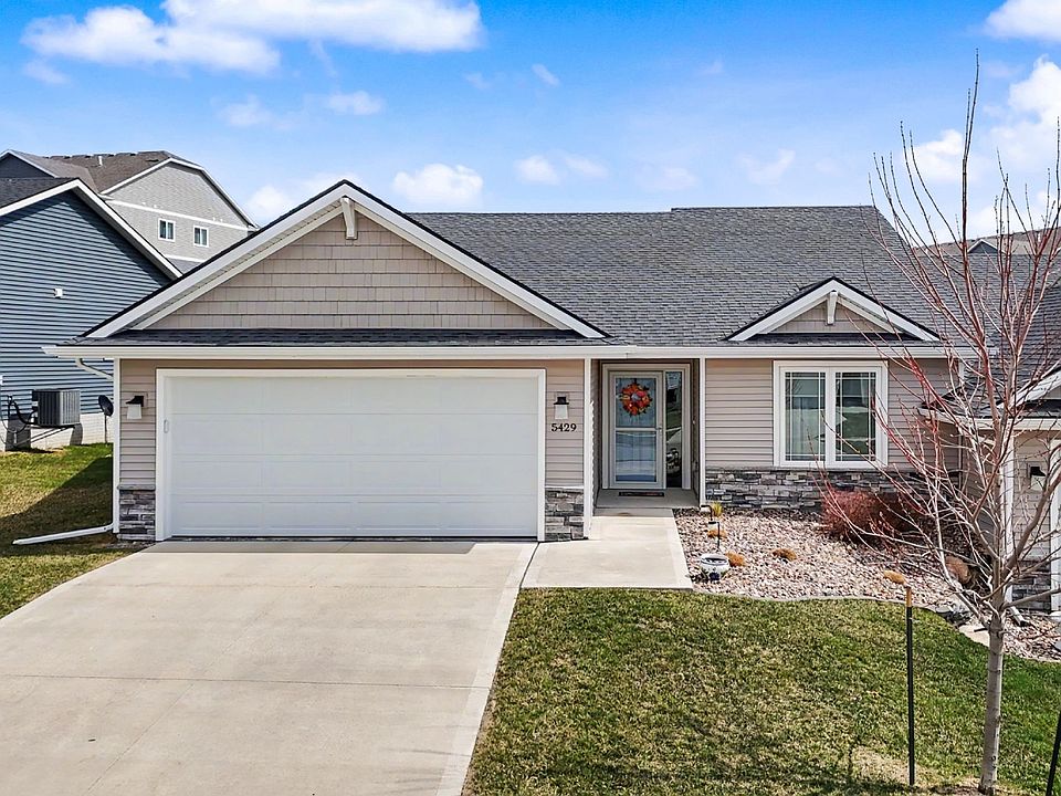 1st image of 5429 NE Briarwood Dr