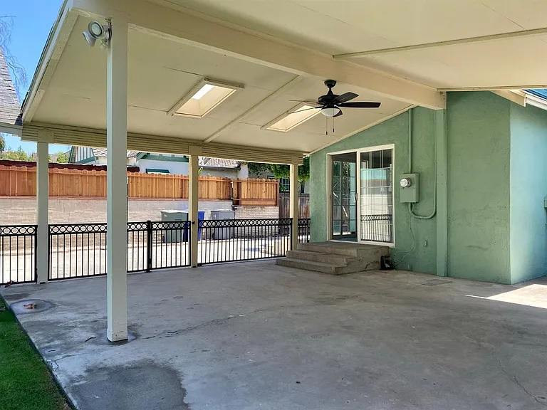 935 E Clinton Ave — Photo 39